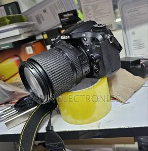 Nikon D7100 Camera With 18-140mm Lens And Silicone Cover