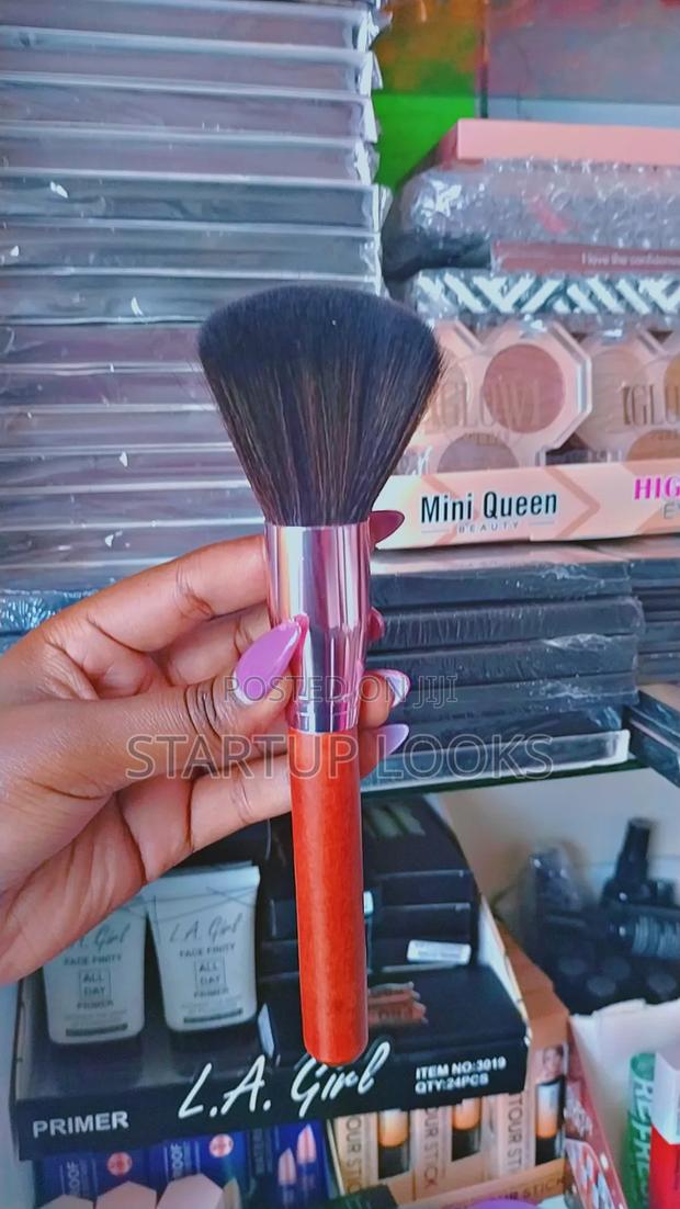 Contour Palette + Eyelashes Glue ,Mink Eyelashes,Powderbrush - thumbnail 4
