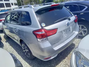Toyota Corolla Fielder 2018 Silver