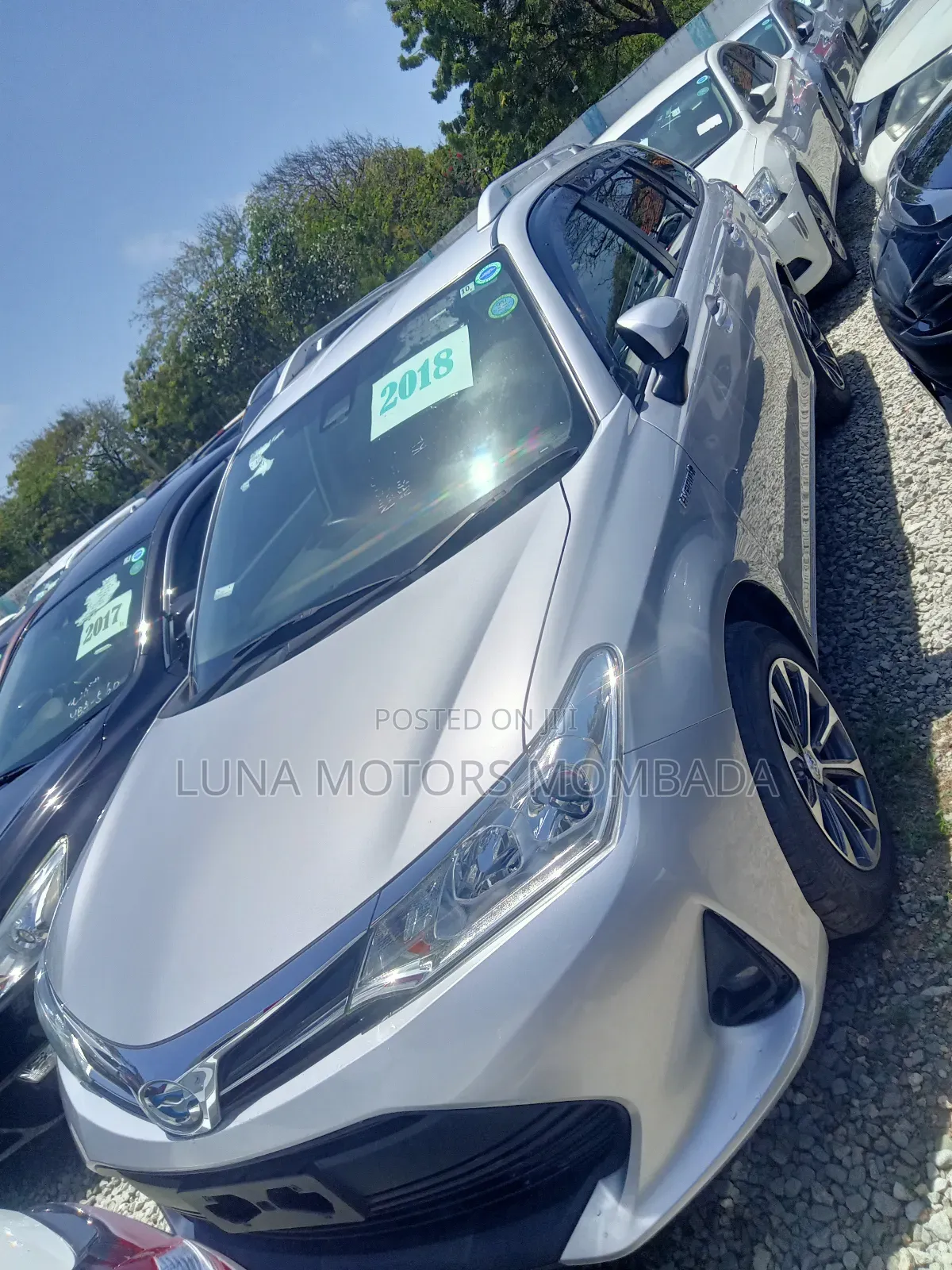 Toyota Corolla Fielder 2018 Silver