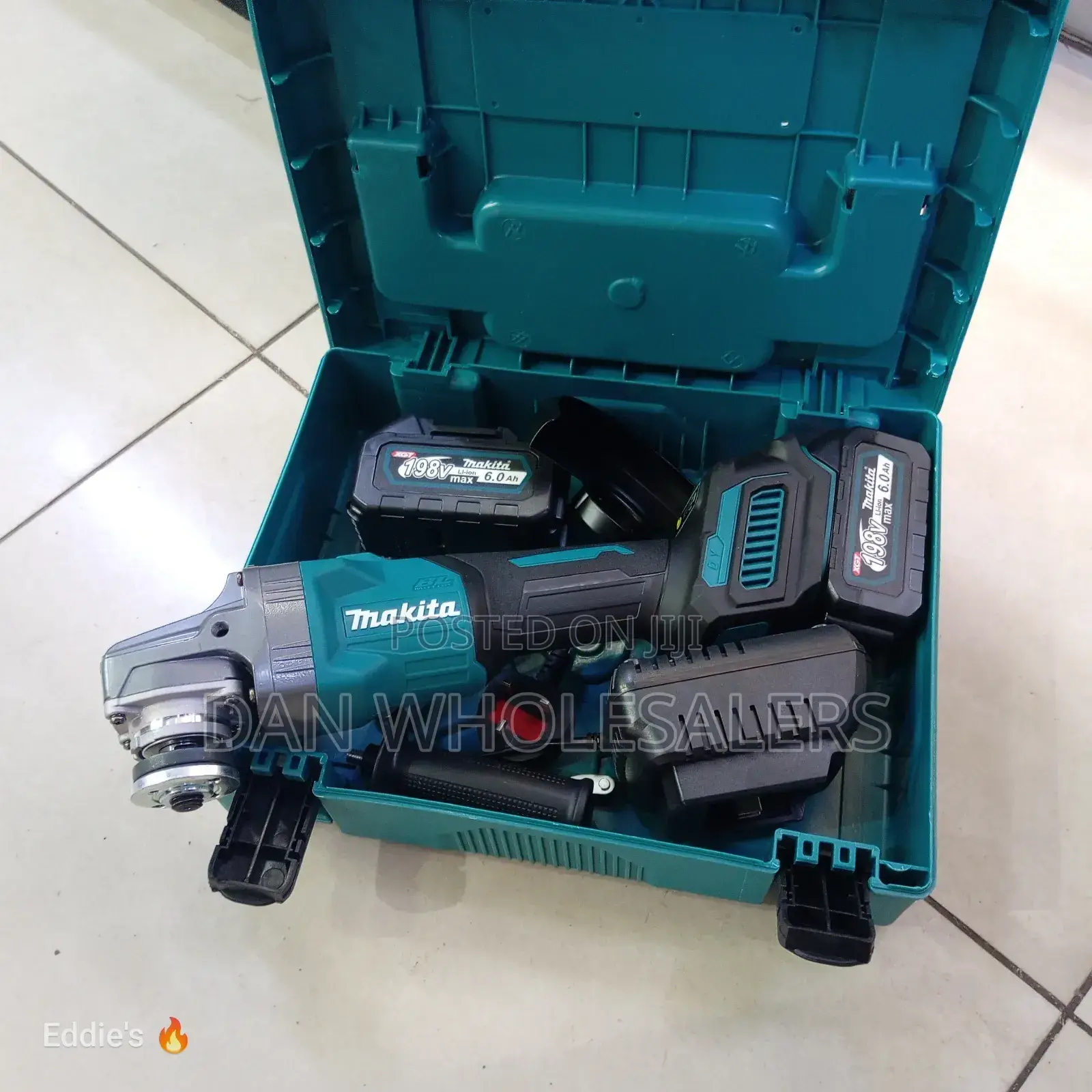 Makita Cordless Grinder, Two Batteries and One Charger 198v