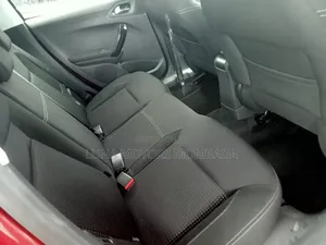 Peugeot 208 2017 Red