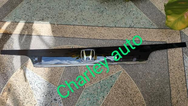Boot Handle, Garnish Honda Cr-v Rm - main view