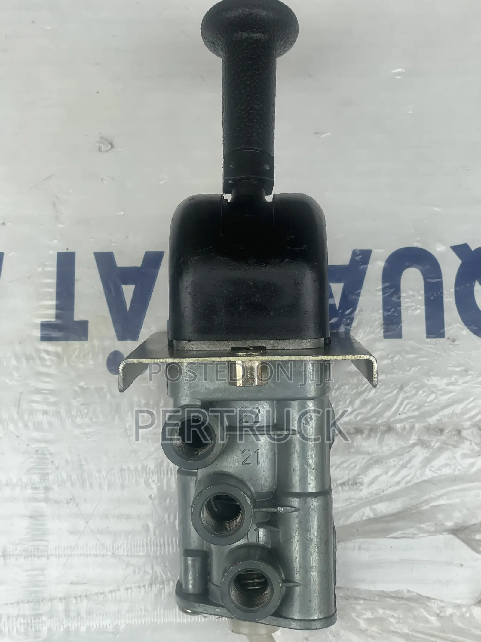 Wg9000360522 Hand Brake Valve Sinotruck,Shacman,Faw,Steyr