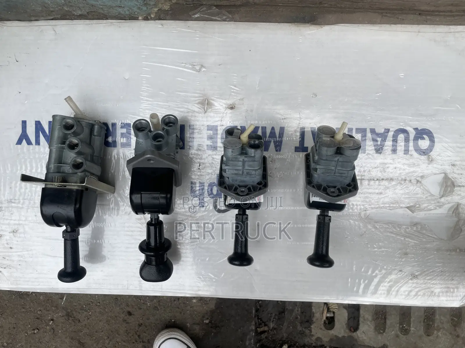 Wg9000360522 Hand Brake Valve Sinotruck,Shacman,Faw,Steyr