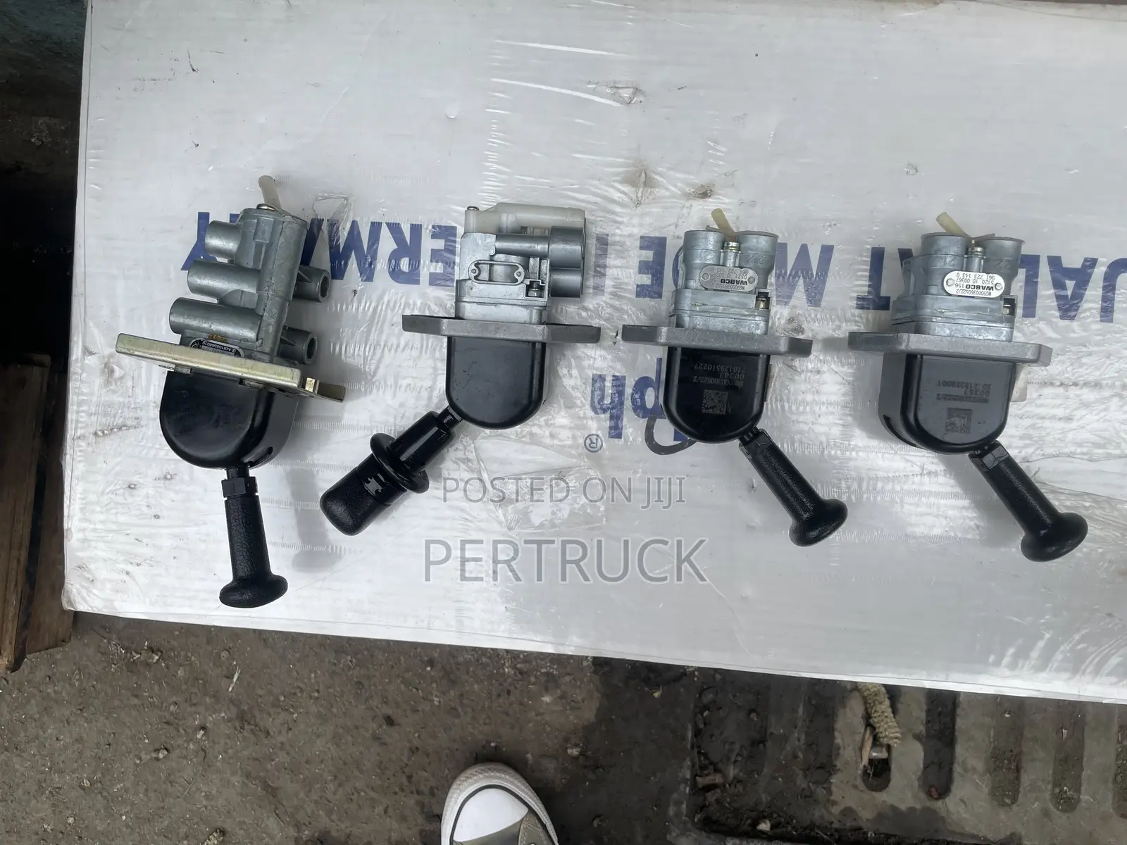 Wg9000360522 Hand Brake Valve Sinotruck,Shacman,Faw,Steyr