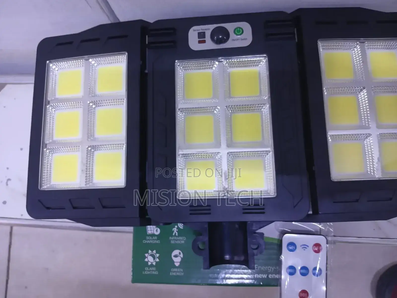 Solar Light 300w Foldable Street Light/Remote Control