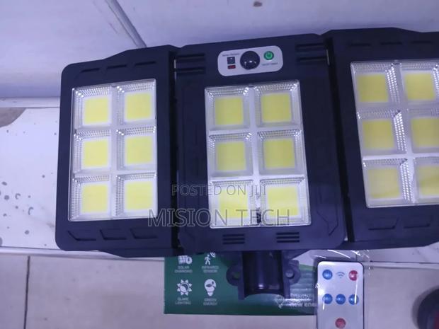 Foldable 3 Heads Foldable Solar Street Light - main view