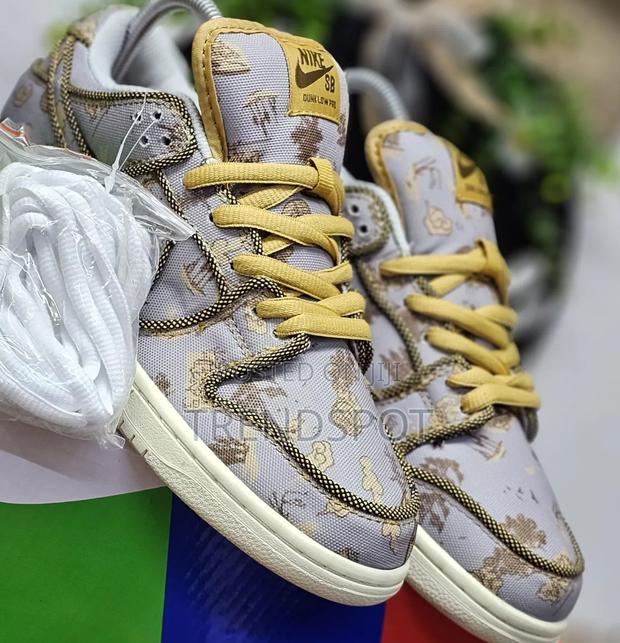 Dunk Low "City of Styles"
1st Leather - thumbnail 2
