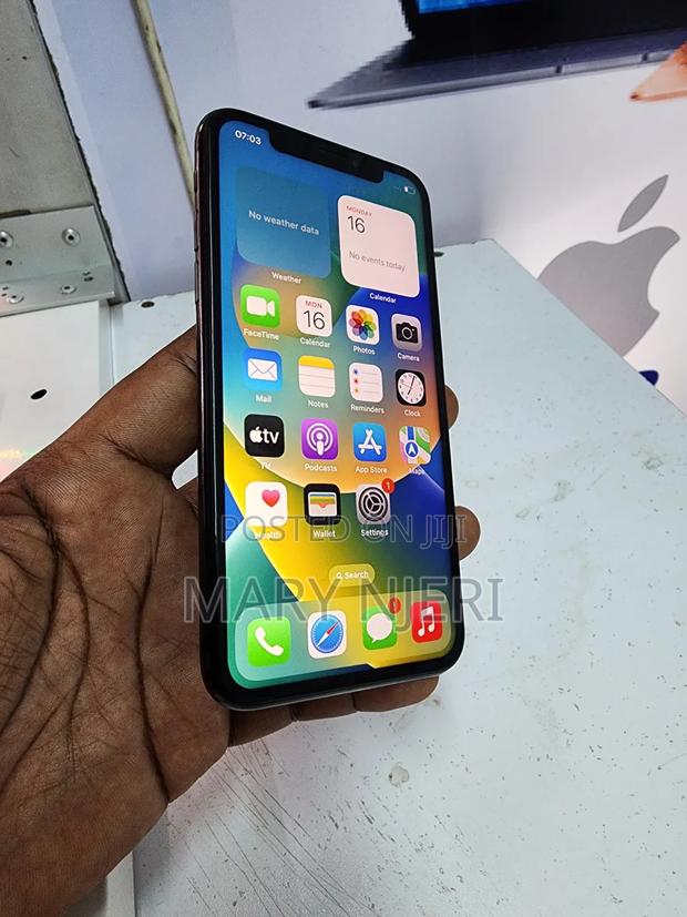 Apple iPhone X 256 GB Black - main view