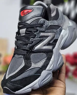 New Balance 9060
1st Leather