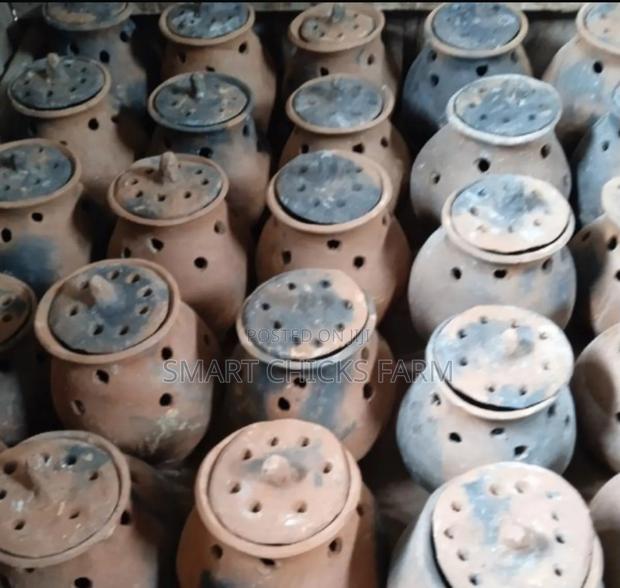 Brooding Pots - main view