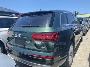 Audi Q7 2018 Green
