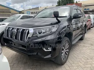 Toyota Land Cruiser Prado 2.8 2018 Matt Black