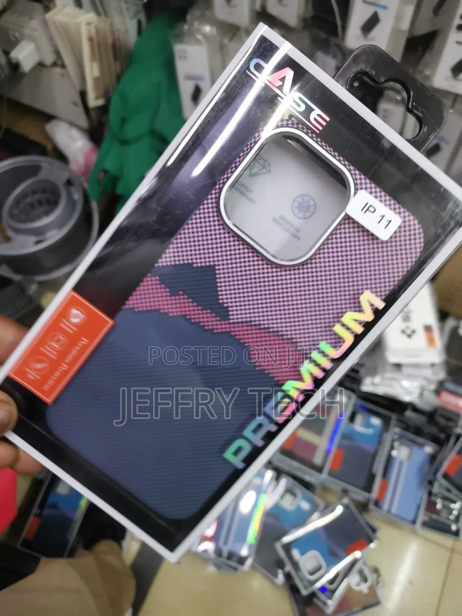 Night Glow Magnetic Carbon Design Phone Case for iPhone 11