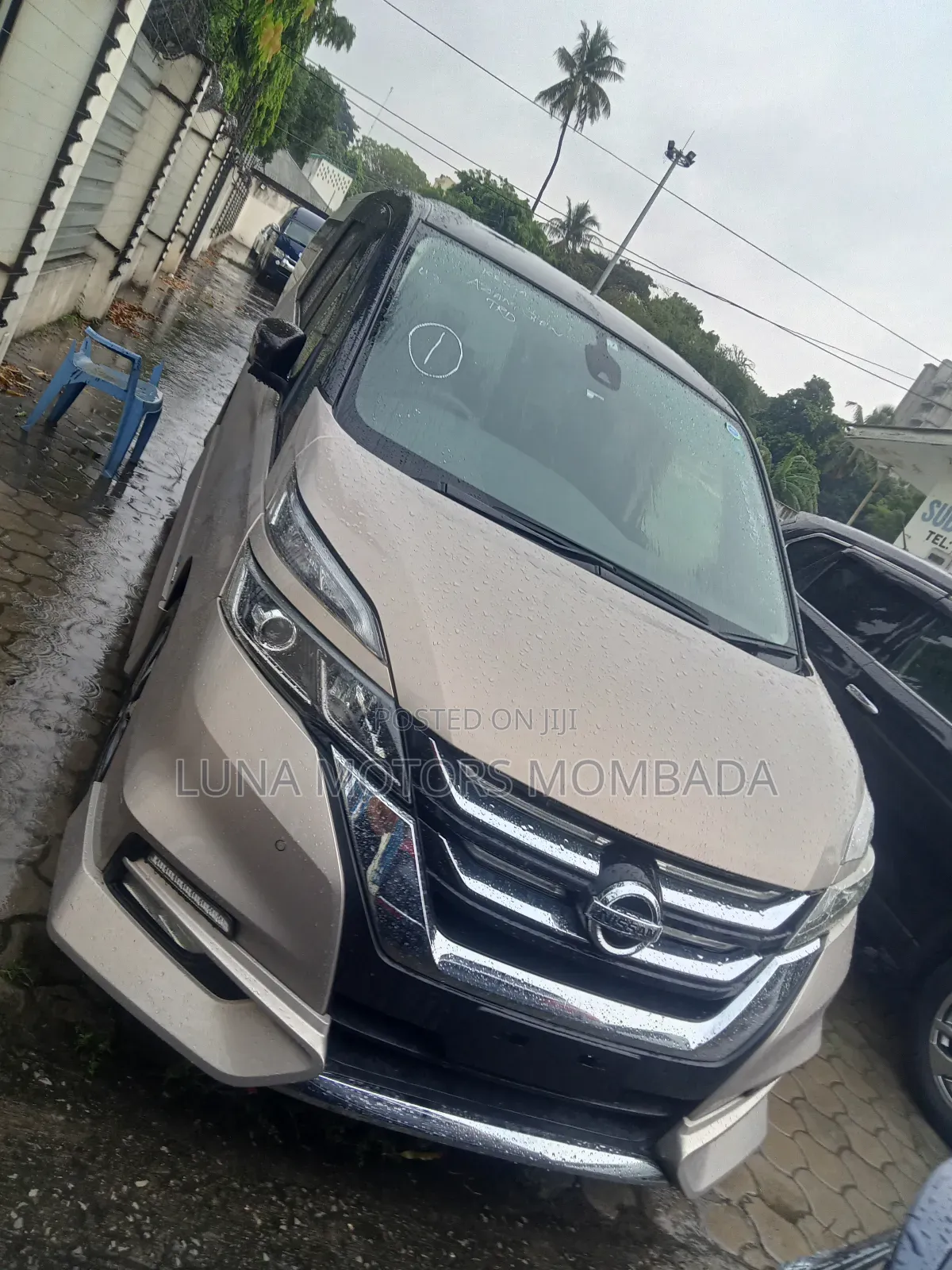 Nissan Serena 2019 Gold