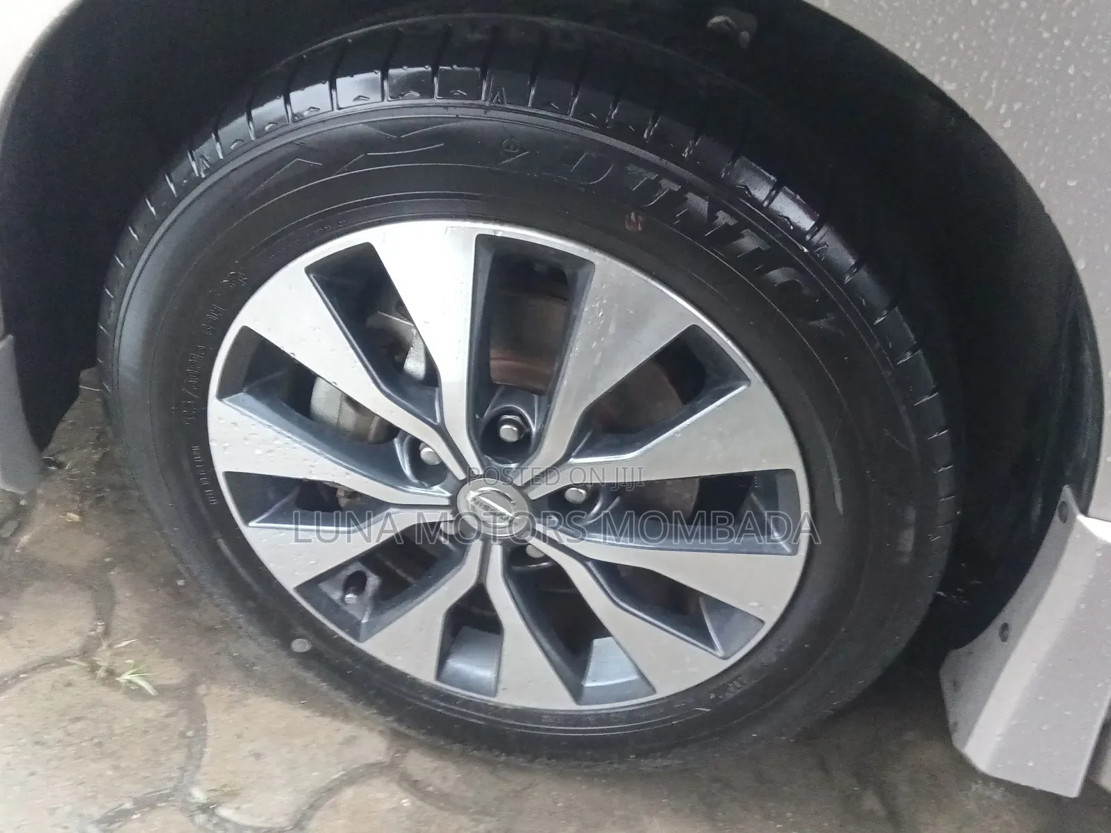 Nissan Serena 2019 Gold