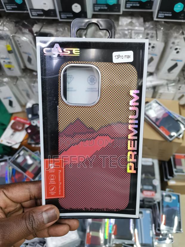 Carbon Fibre Magsafe Reflective Case for iPhone 13 Pro Max - thumbnail 3