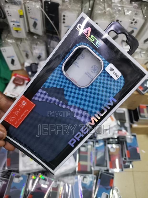 Luminous Magnetic Carbon Fiber Case - iPhone 16 Pro Max - thumbnail 2