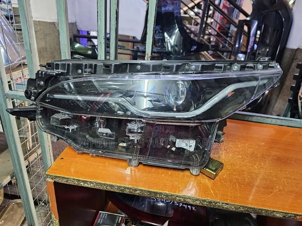 Headlight Toyota Fortuner 2018