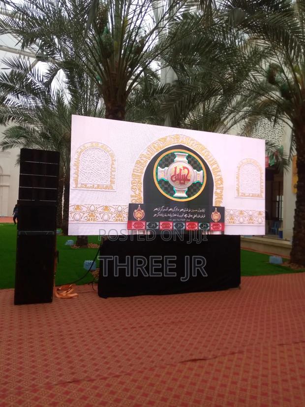 Led Panels Set Up in Outdoor Events - main view