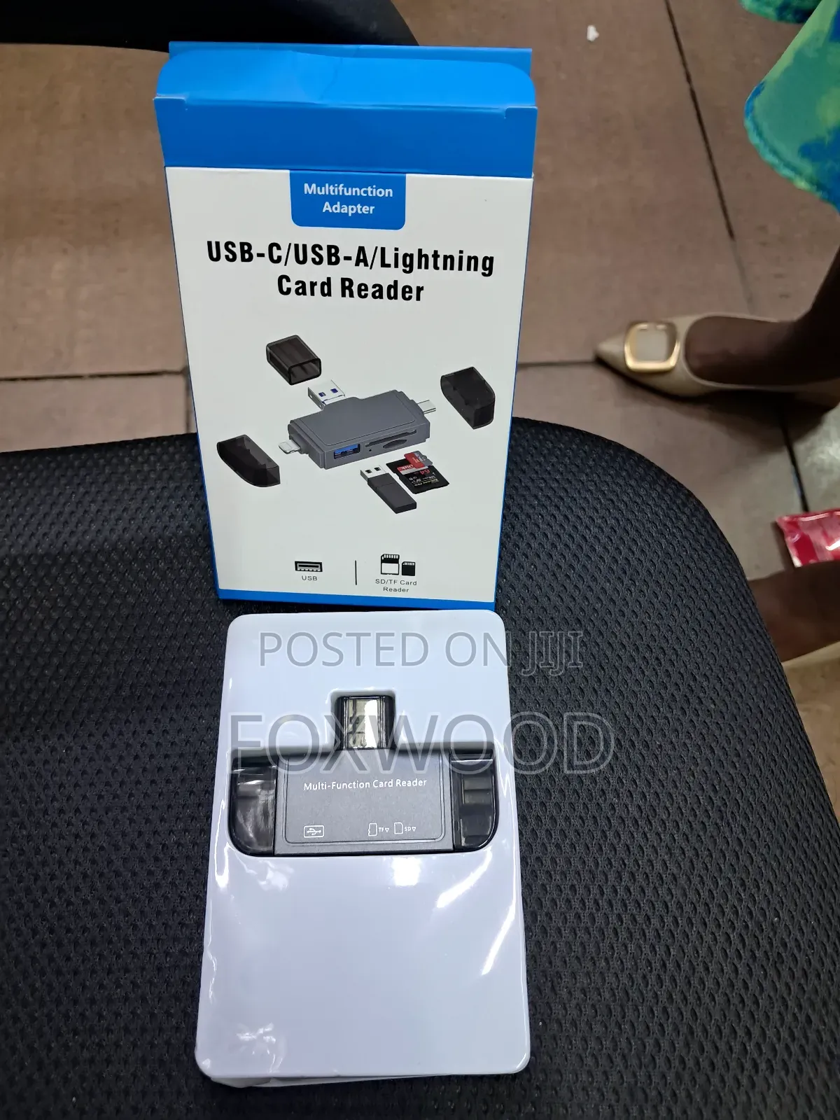 USB -C /USB-A/Lighting Card Reader
