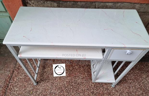 Salon Manicure Table, White and Peach. - main view