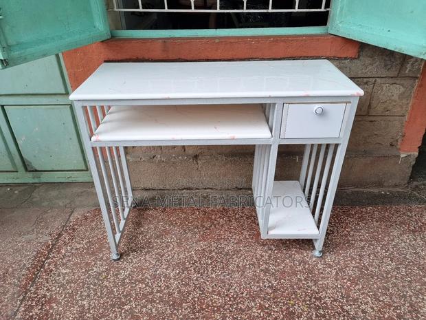 Salon Manicure Table, White and Peach. - thumbnail 4