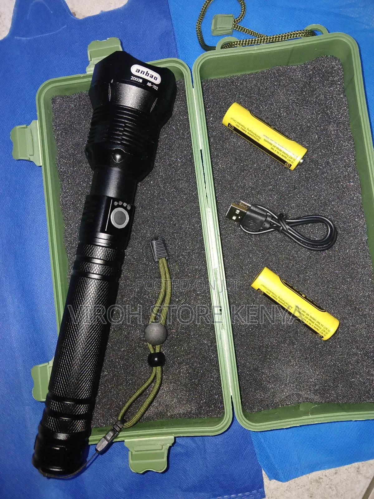 P70 Powerstyle Flashlight 2000 Watts