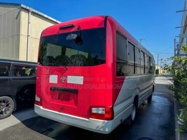 Toyota Coaster 2017 White - thumbnail 3