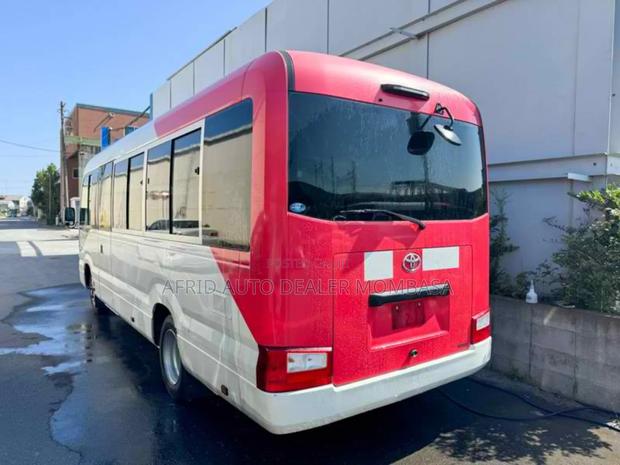 Toyota Coaster 2017 White - thumbnail 4