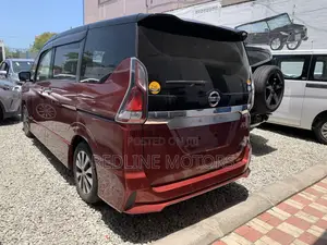 Nissan Serena 2017 Red