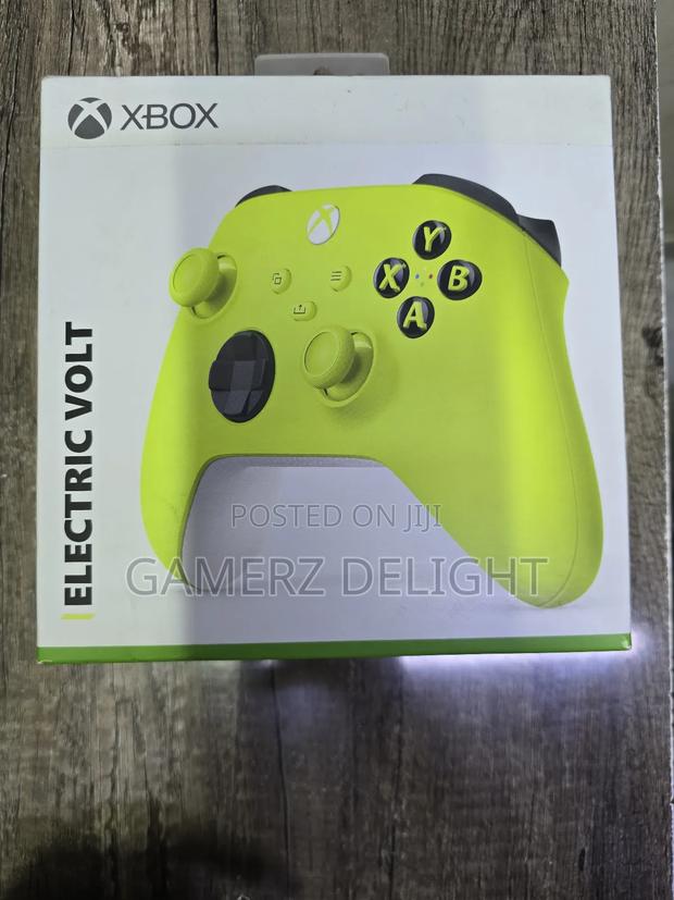 Xbox One Controllers - thumbnail 3