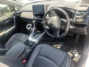Toyota RAV4 LE FWD 2019 Silver