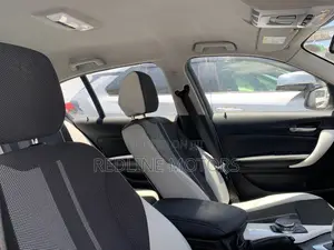 BMW 118i 2017 Off white
