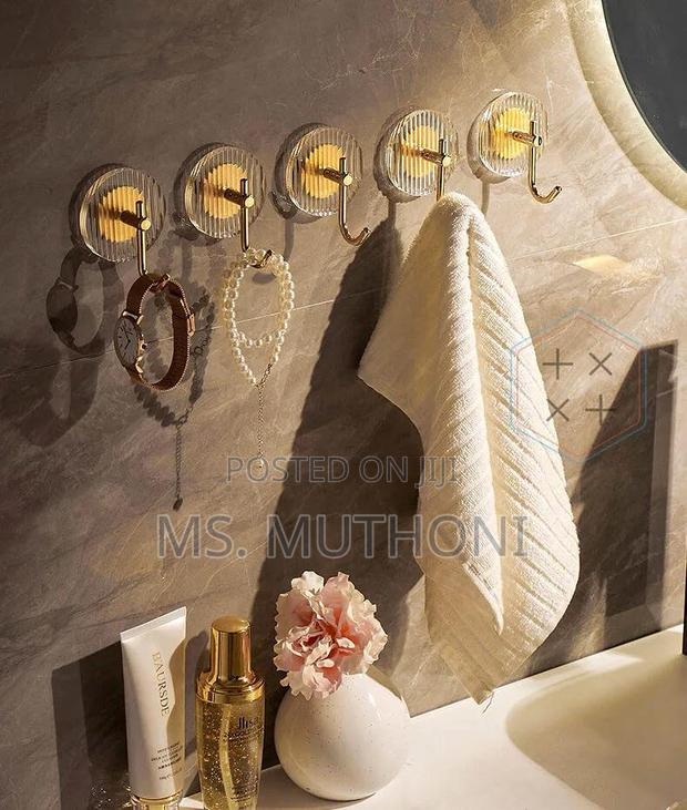 4pc Beautiful Acrylic Strong Hooks