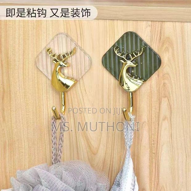 4pc Beautiful Acrylic Strong Hooks - thumbnail 5