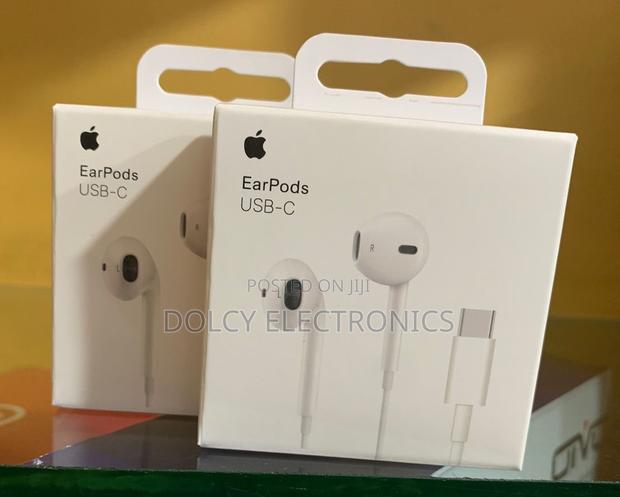 Apple Earpods Headphones With USB-C Plug