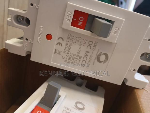 Switch Circuit 2p McCb Solar Battery Protection 200A