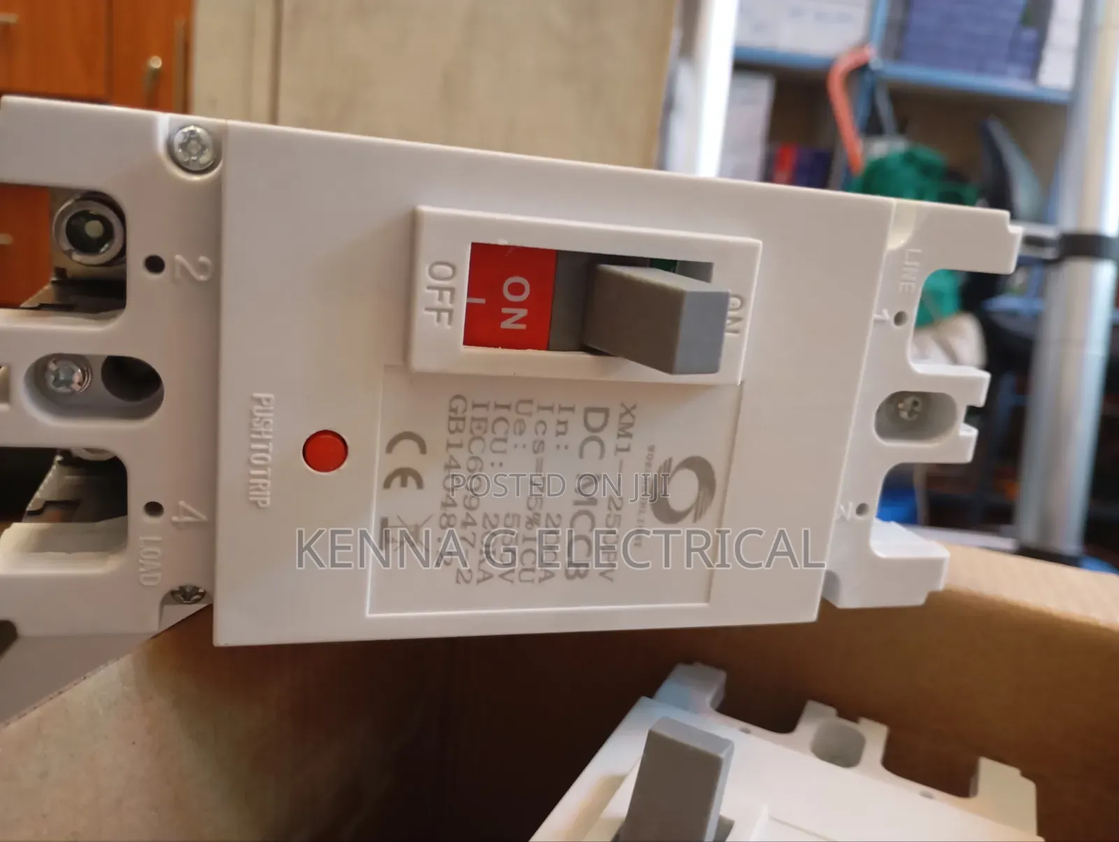200A 2P DC 550V DC Solar Molded Case Circuit Breaker