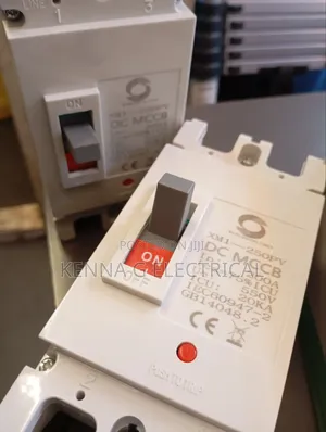 Breakers2p DC 550V DC Solar 200A McCb