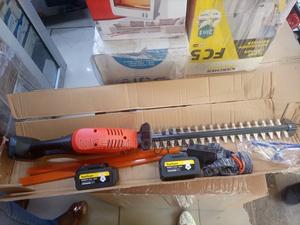 Quality Cordless Hedge Trimmer With 2 Batteries - main view