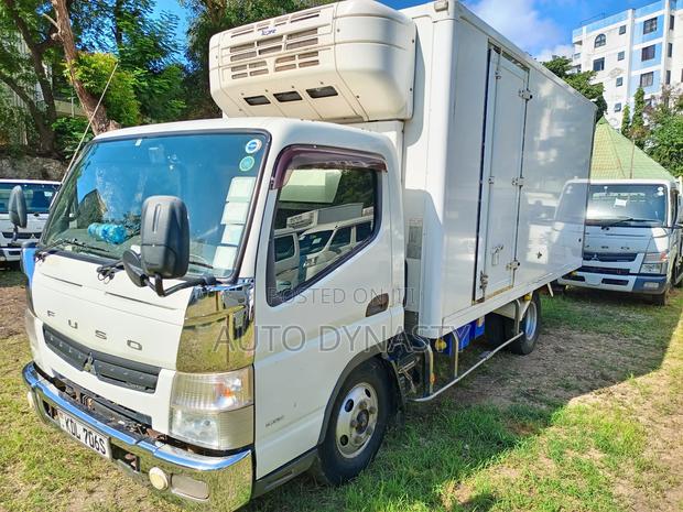 Mitsubishi Canter - thumbnail 2