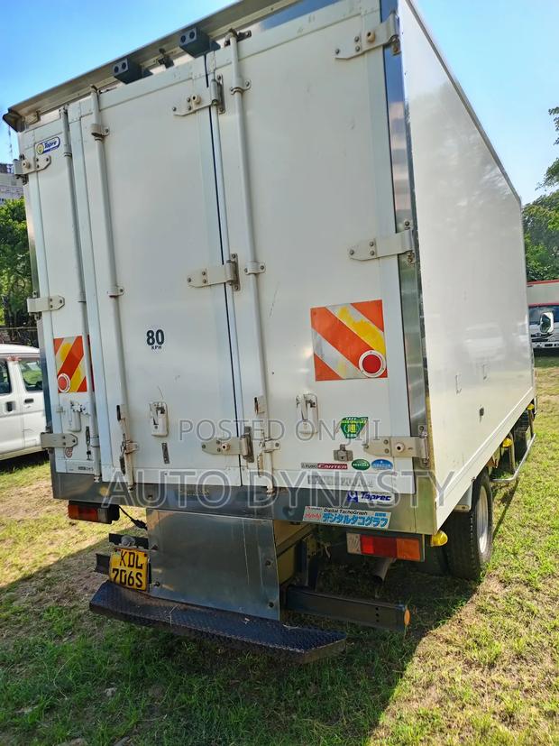 Mitsubishi Canter - thumbnail 4