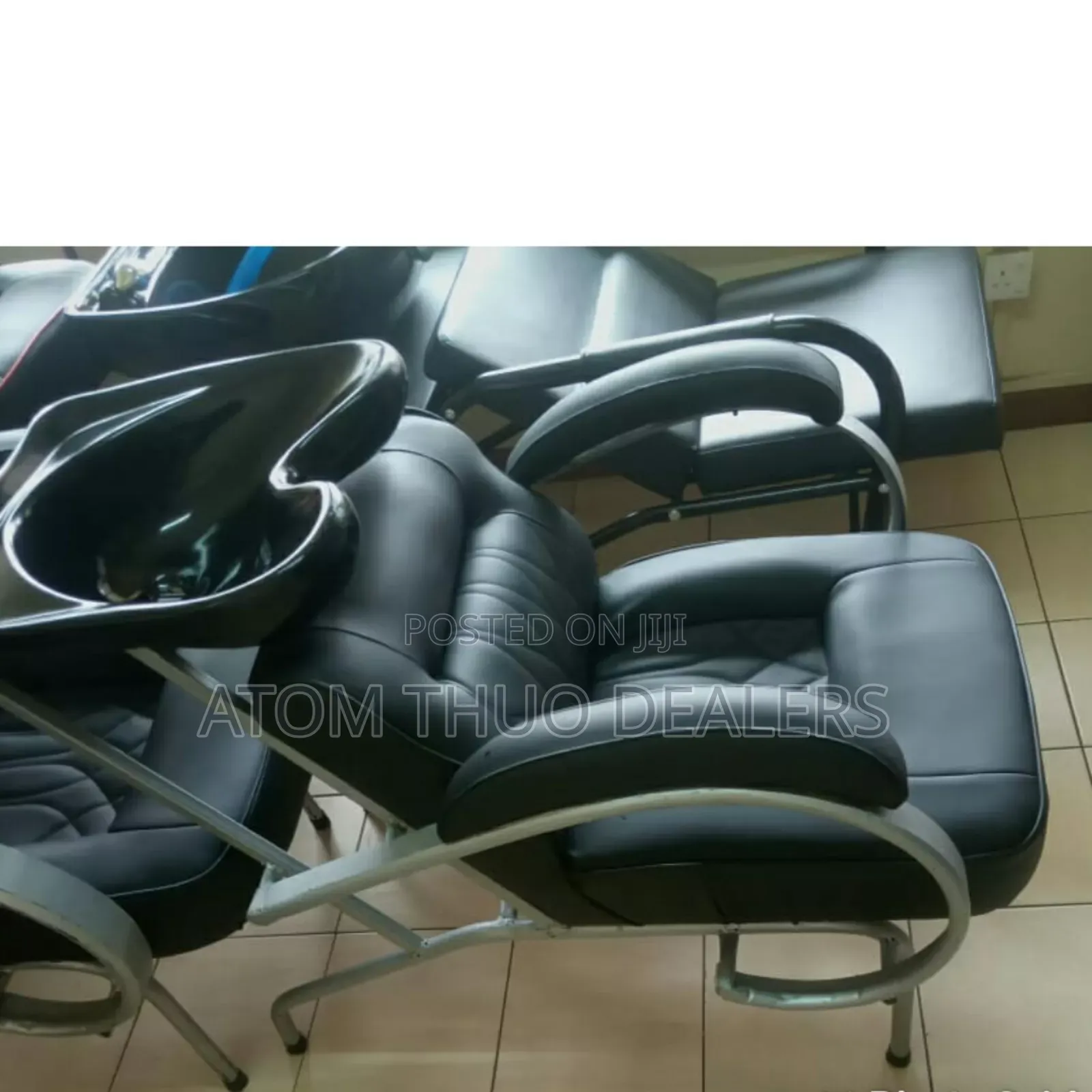 Black Proffesional Salon Seat