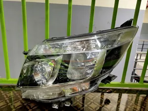 Toyota Noah 2015-2018 Headlight