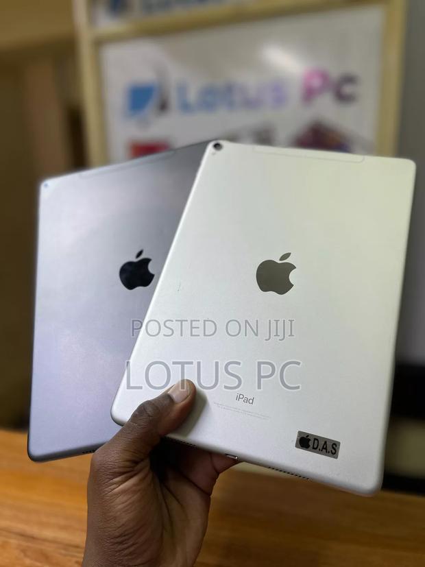 Apple iPad Pro 10.5 (2017) 64 GB Silver - thumbnail 3