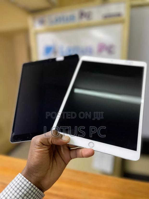 Apple iPad Pro 10.5 (2017) 64 GB Silver - thumbnail 4