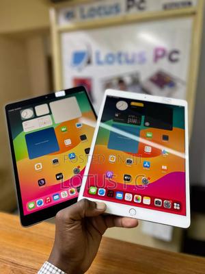 Apple iPad Pro 10.5 (2017) 64 GB Silver - thumbnail 2