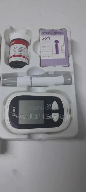 Smart Blood Glucose Meter
With 
50pcs Strips
And Lancets